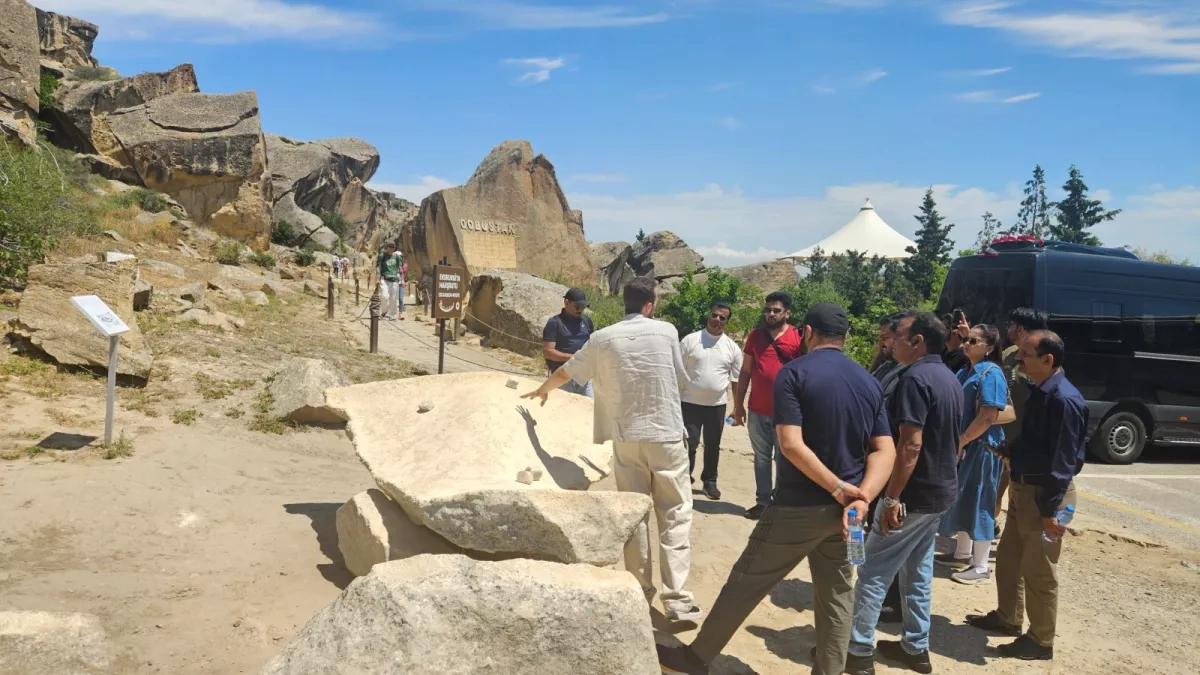 Azerbaijan hosts Pakistani travel firms in tourism promotion visit PHOTO