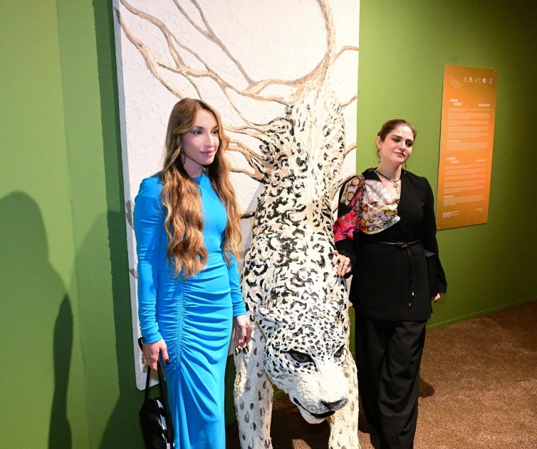 Heydar Aliyev Foundation VP Leyla Aliyeva and Alena Aliyeva attend official opening of Art Weekend (PHOTO)