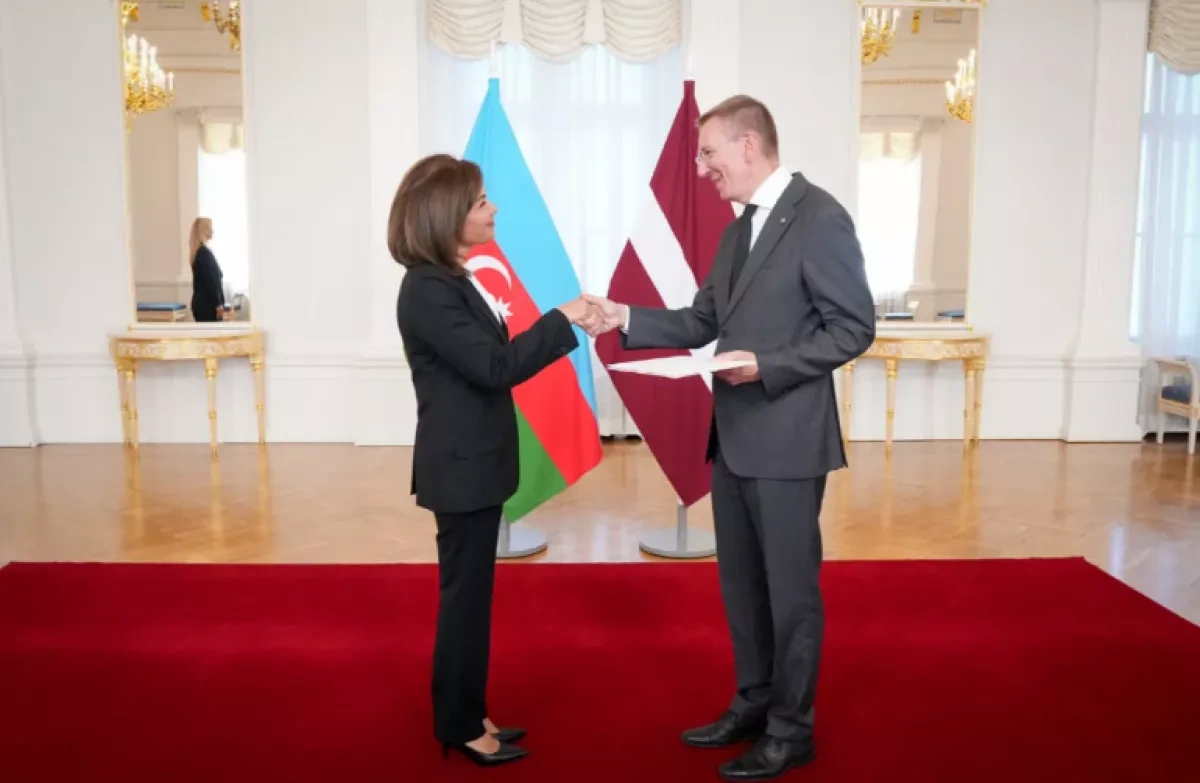Azerbaijan’s new envoy to Latvia presents credentials to President Rinkēvičs PHOTO
