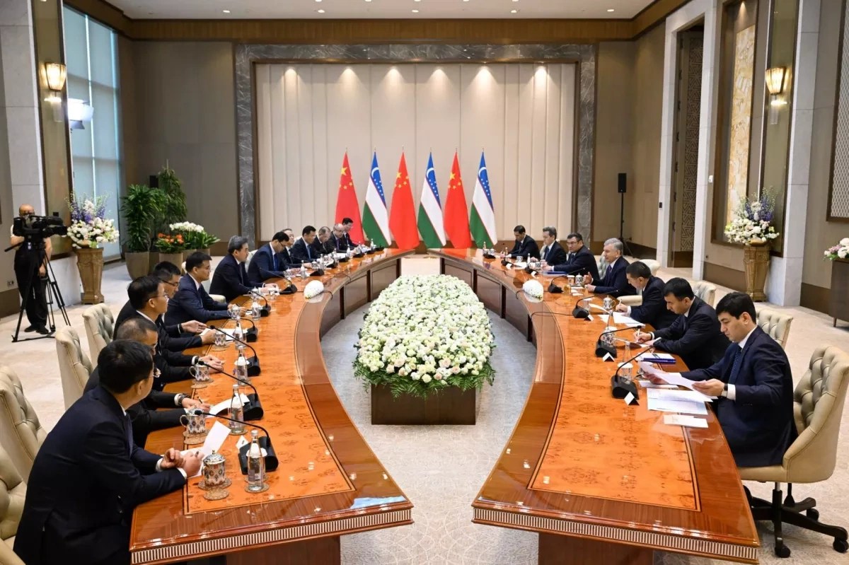 Uzbekistan’s president eyes expanding economic ties with China, UK PHOTO