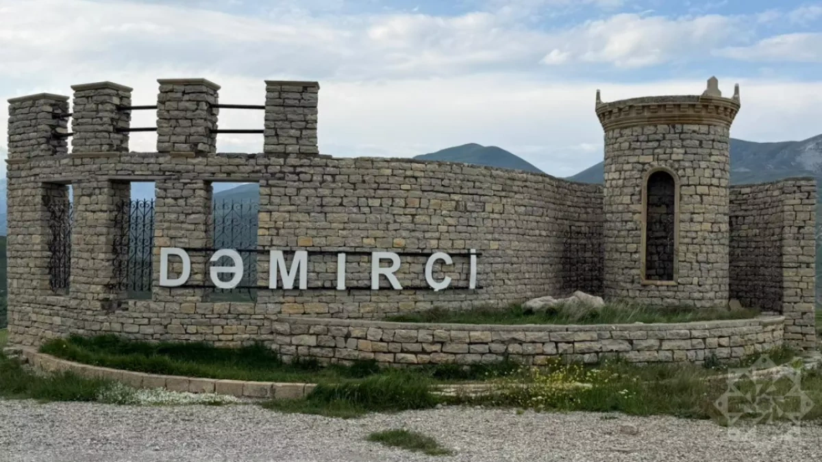 Foreign media explore Azerbaijan’s historic Shamakhi during WUF13 tour PHOTO
