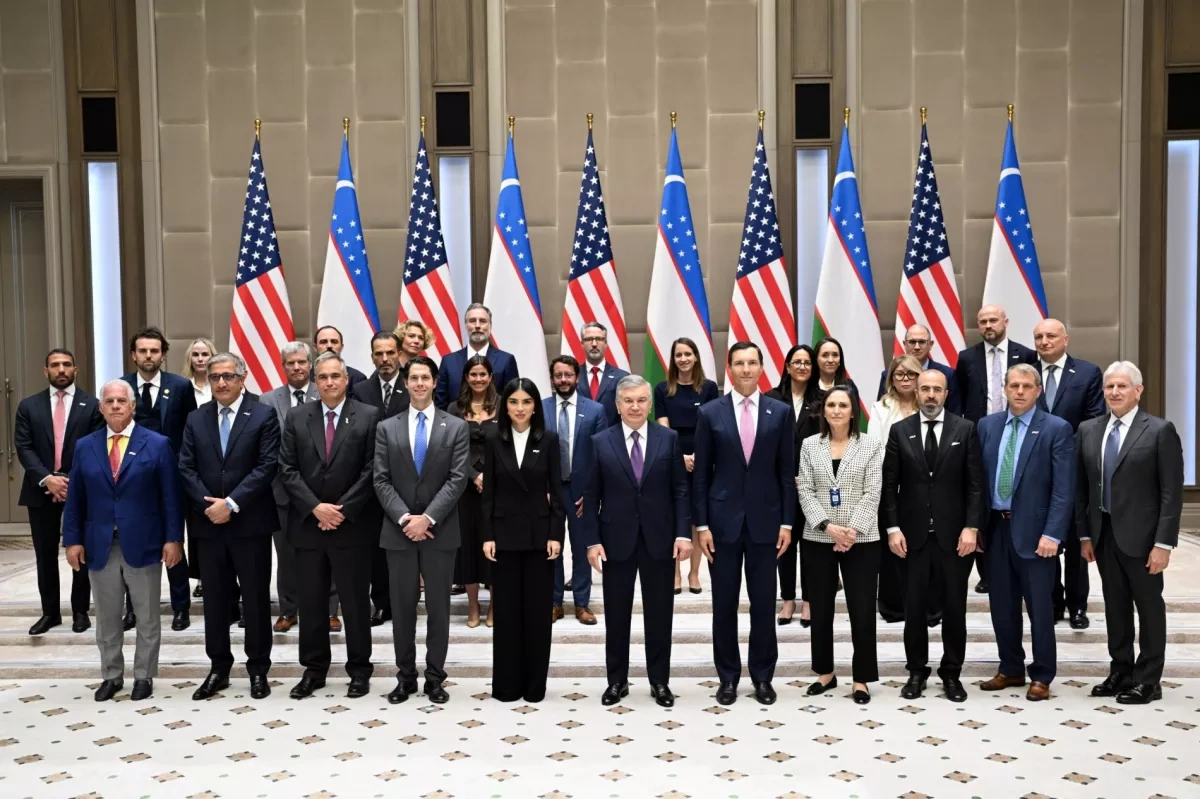 Uzbek leader holds high-level talks with US business leaders in Tashkent PHOTO