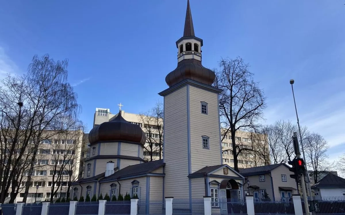 Estonia bans Russian Orthodox priest over security concerns