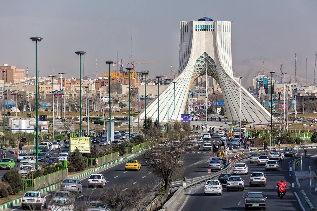 Iranian depositors report unexplained losses as trust in banks wavers