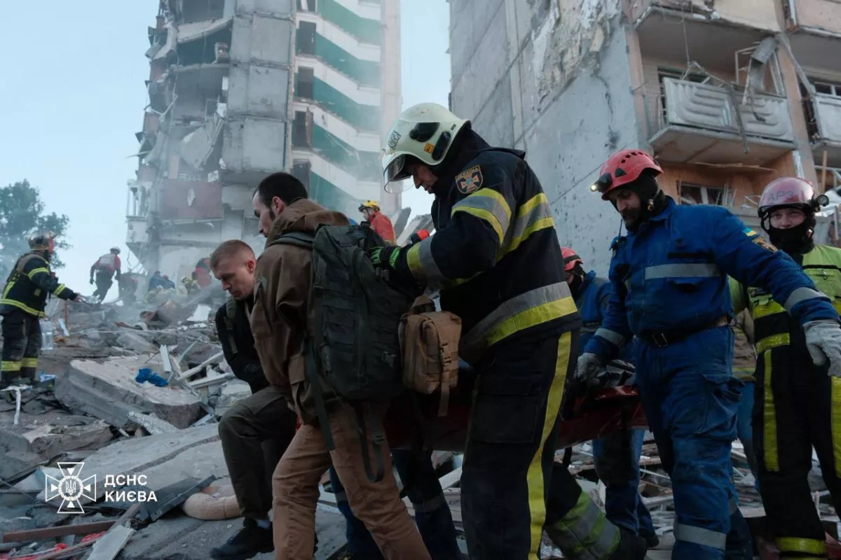 Russian strike turns Kyiv morning into tragedy PHOTO / VIDEO