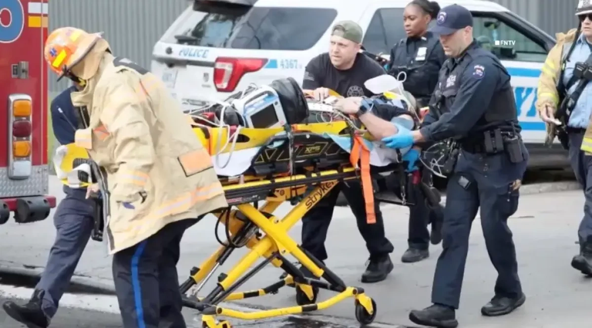 Blast at New York shipyard leaves one dead, 36 injured