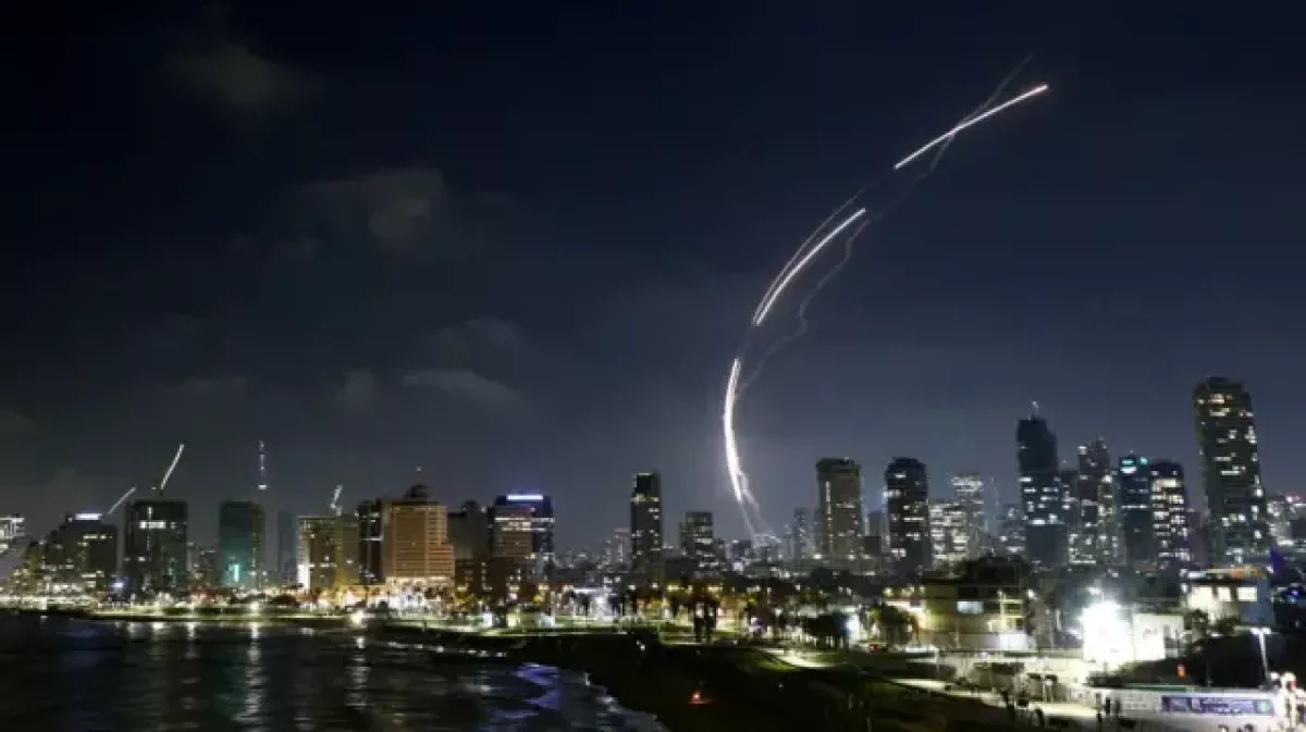 Iran prepares drone assault alongside new missile strikes on Israel