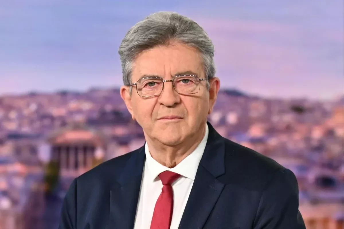 French NATO exit advocate enters presidential race
