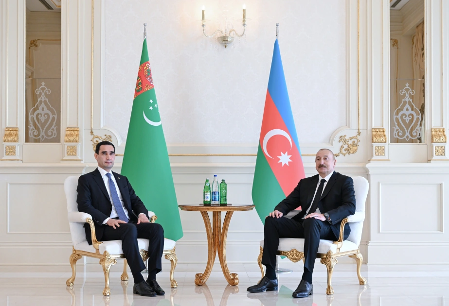 President Ilham Aliyev holds one-on-one meeting with President of Turkmenistan