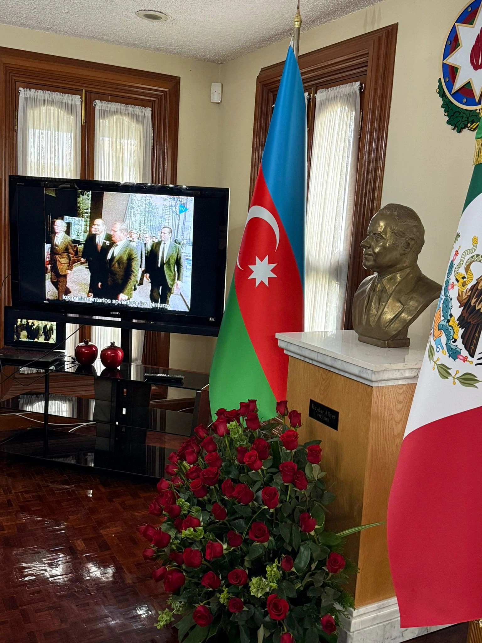 Mexico commemorates National Leader Heydar Aliyev's memory (PHOTO)