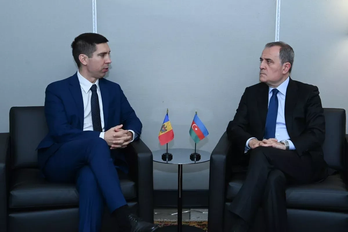 Moldovan, Azerbaijani FMs discuss gas, oil product supplies PHOTO