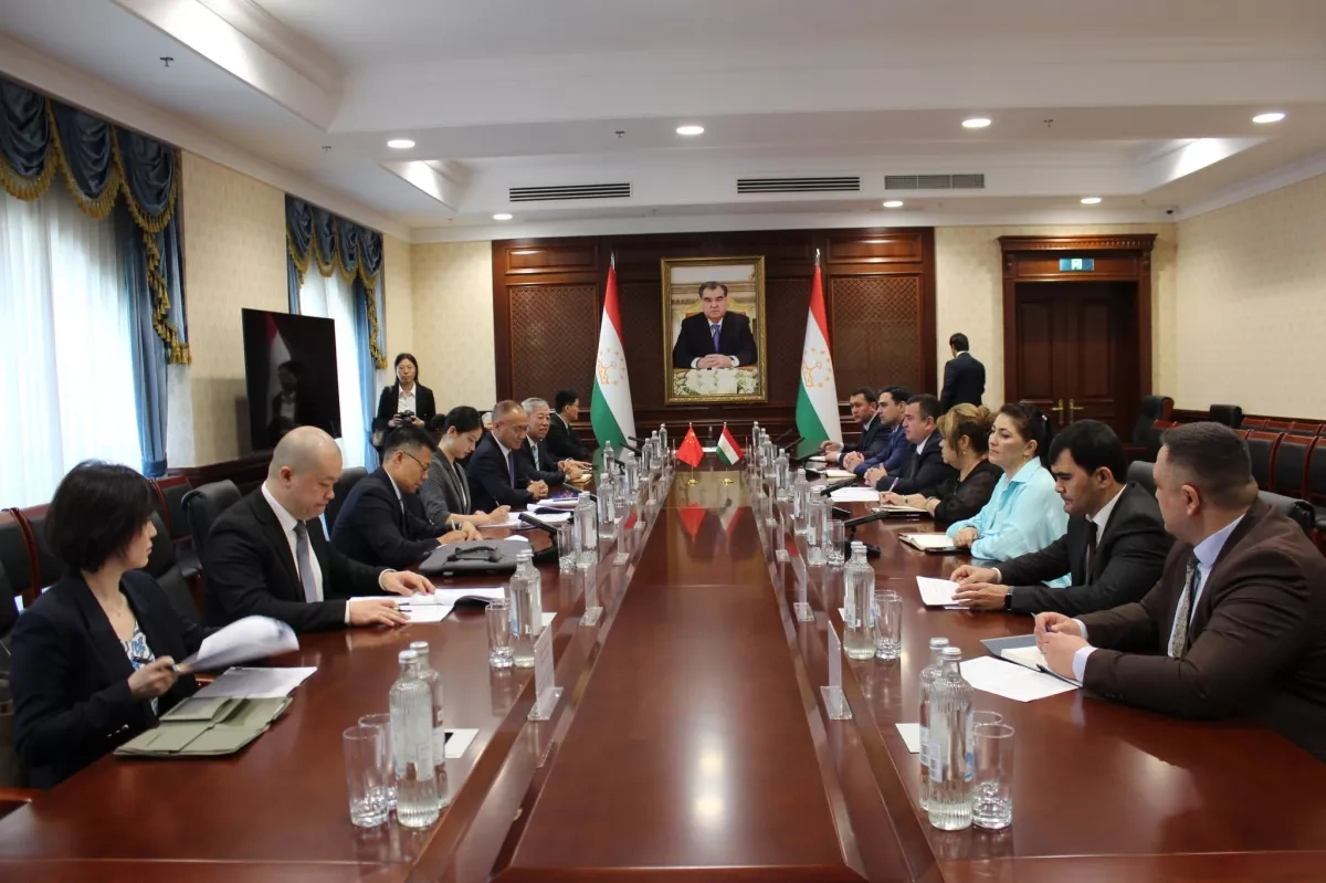 Tajikistan, China advance talks on infrastructure projects, economic cooperation PHOTO