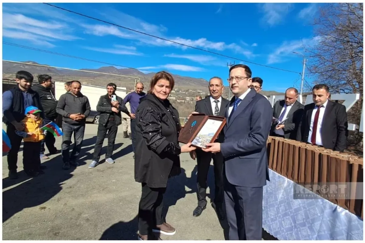 Azerbaijan hands over homes to returning IDP families PHOTO/UPDATED