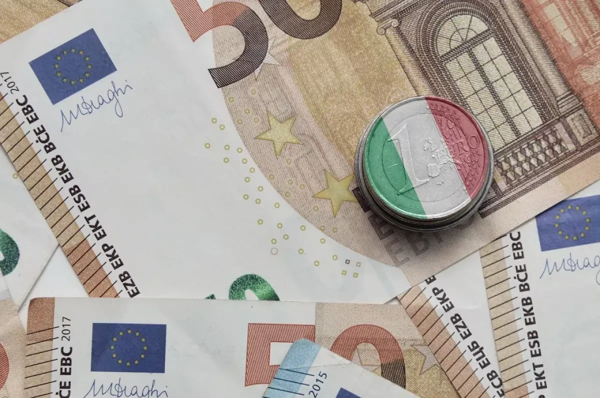 Inflation in Italy hits 32-month high as unemployment falls to record low