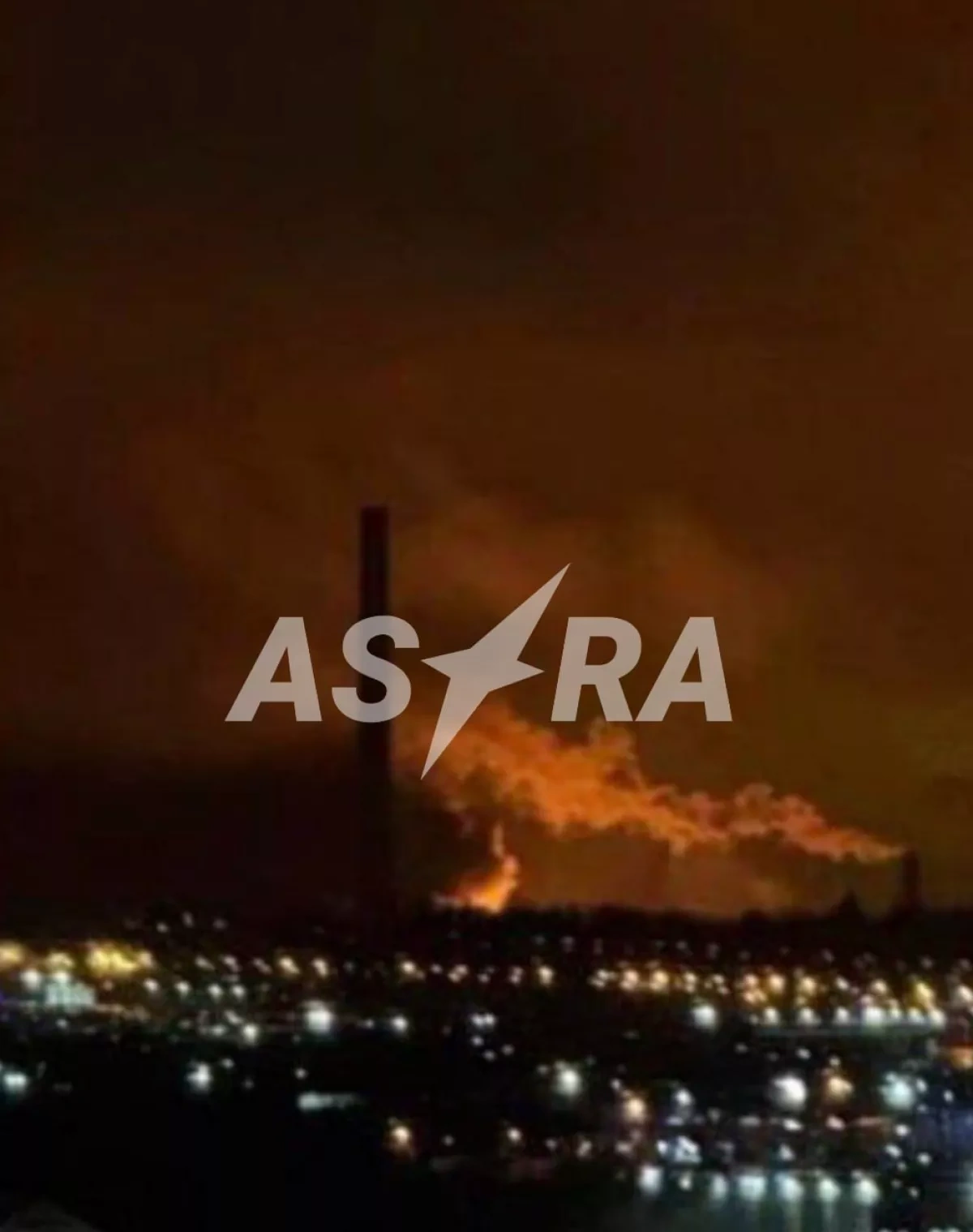 Drone strike sparks massive blaze at major Russian oil refinery PHOTO/VIDEO
