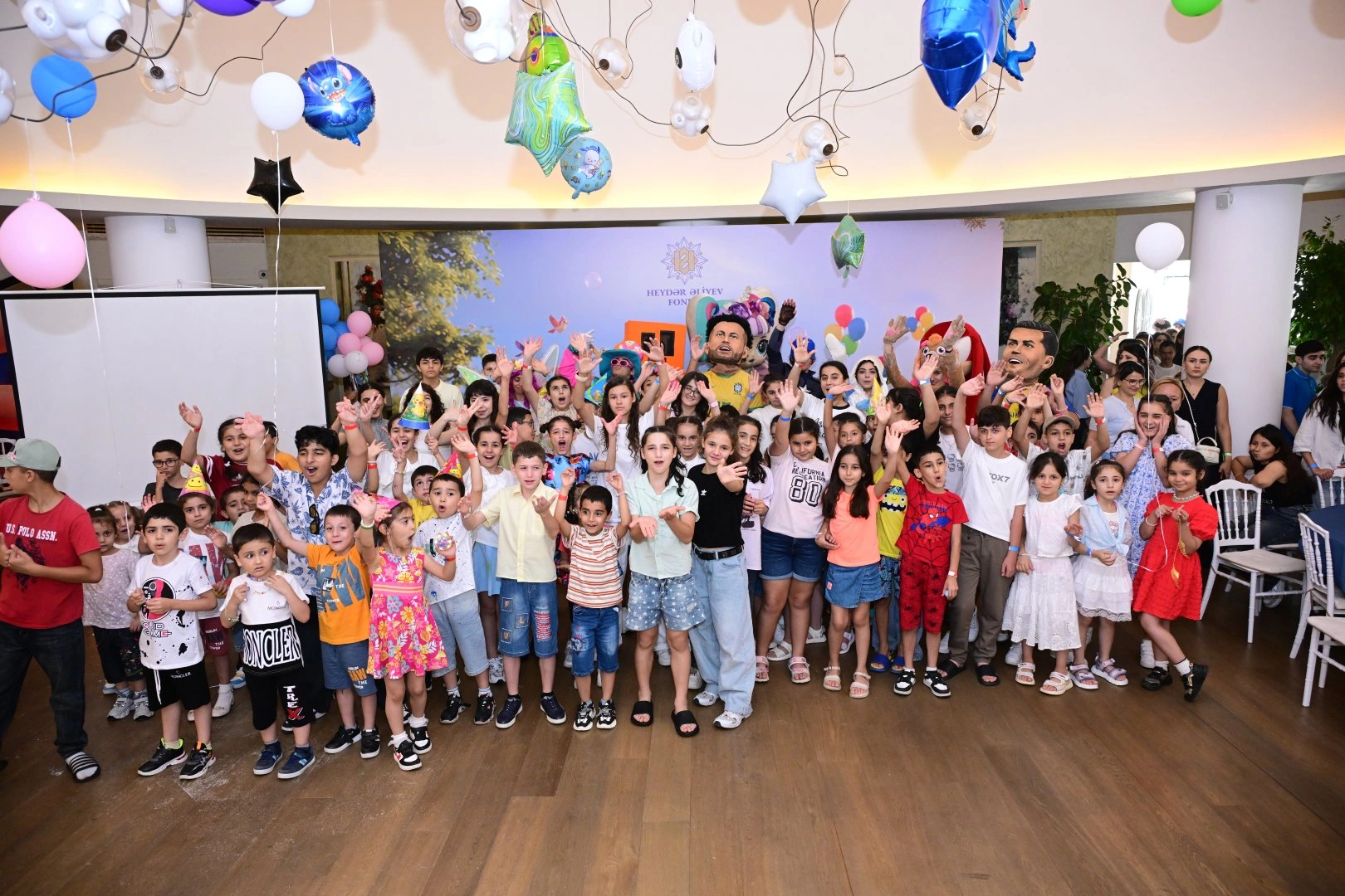 On initiative of Mehriban Aliyeva, President of Heydar Aliyev Foundation, entertainment event held for children in need of special care (PHOTO)