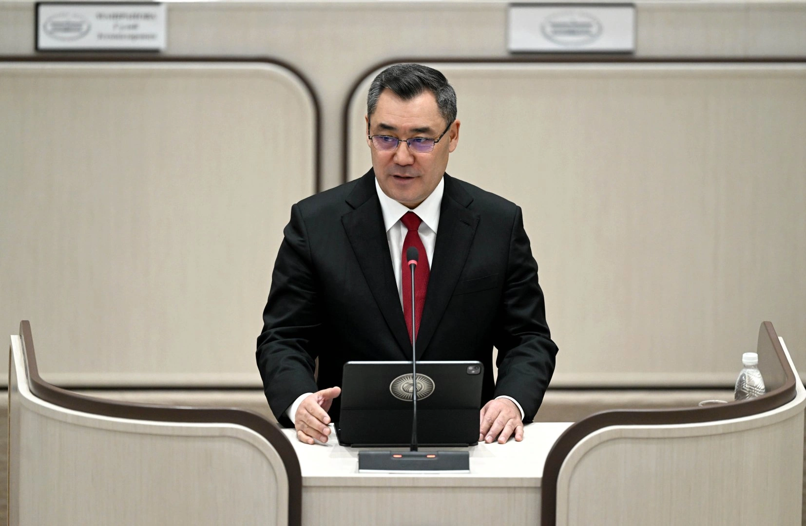 President of Kyrgyzstan calls on deputies to reform and upskill public service