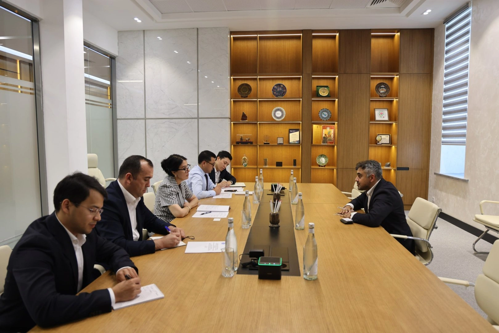 Uzbekistan, PwC Consulting discuss AI, critical minerals projects
