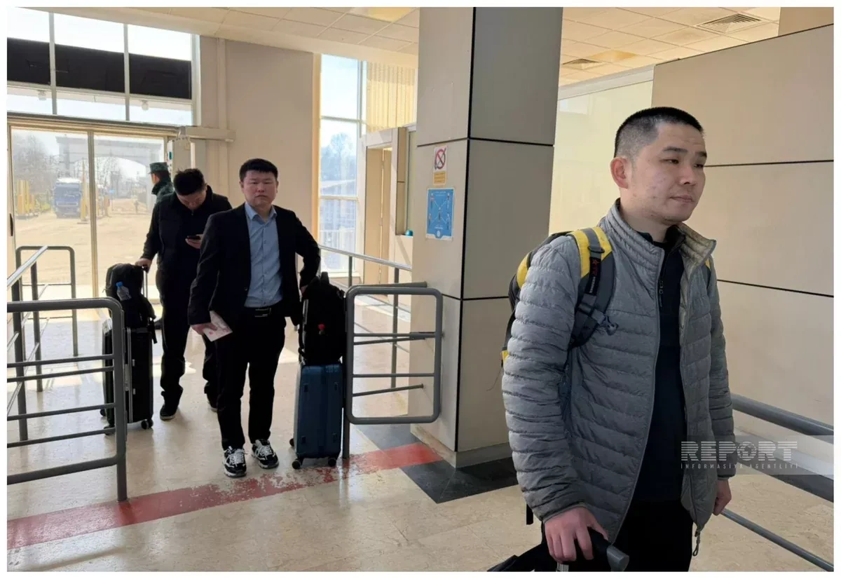 Azerbaijan evacuates another 20 foreign nationals, citizens from Iran PHOTO/UPDATED