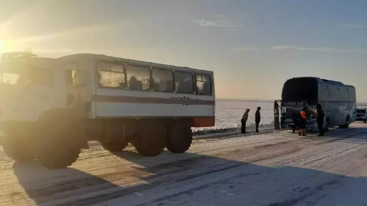 Severe weather leaves bus carrying Russians stranded in Kazakhstan