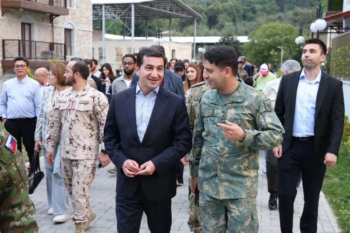 Foreign diplomats see Shusha’s new residential face PHOTO