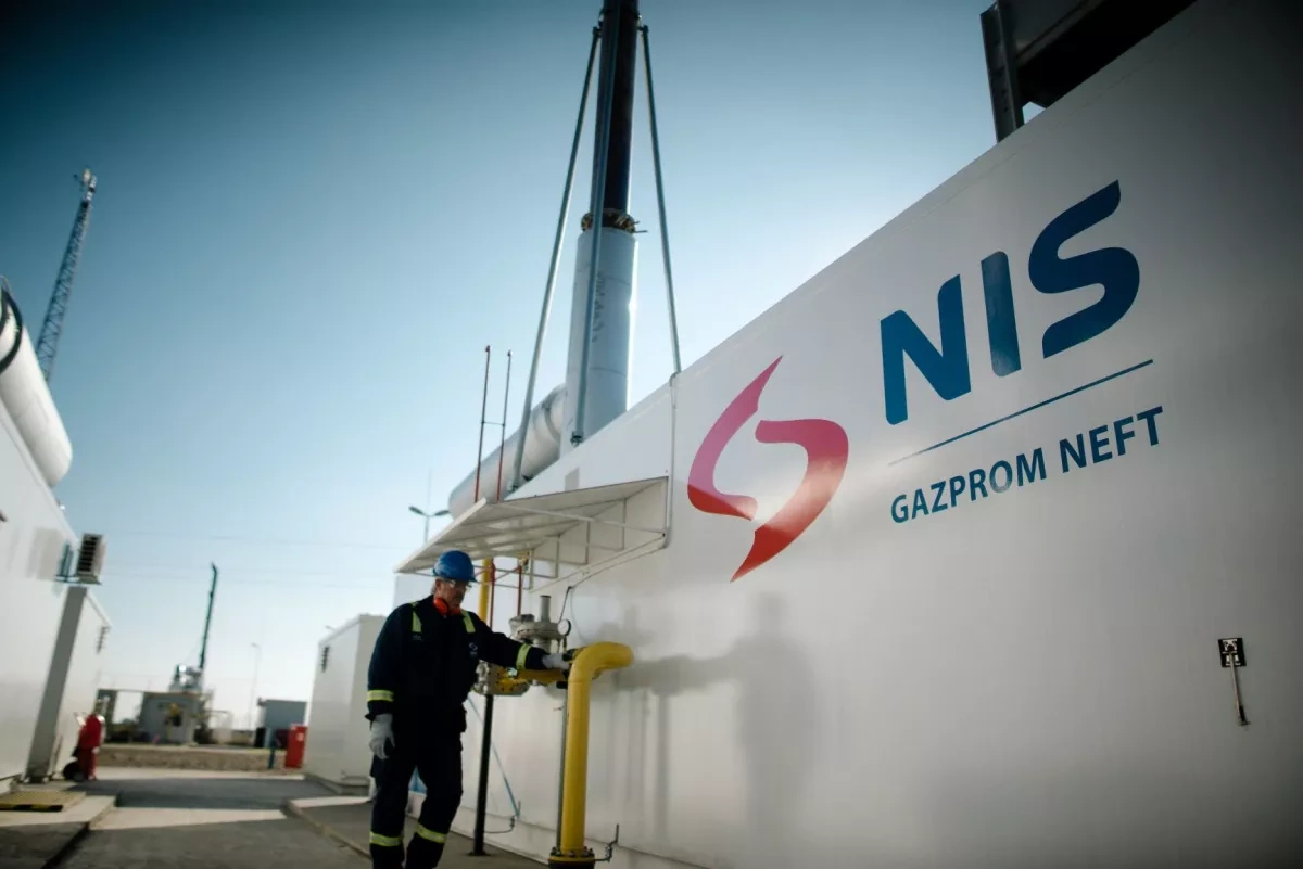 Serbia moves toward deal on Russian stake in oil giant NIS