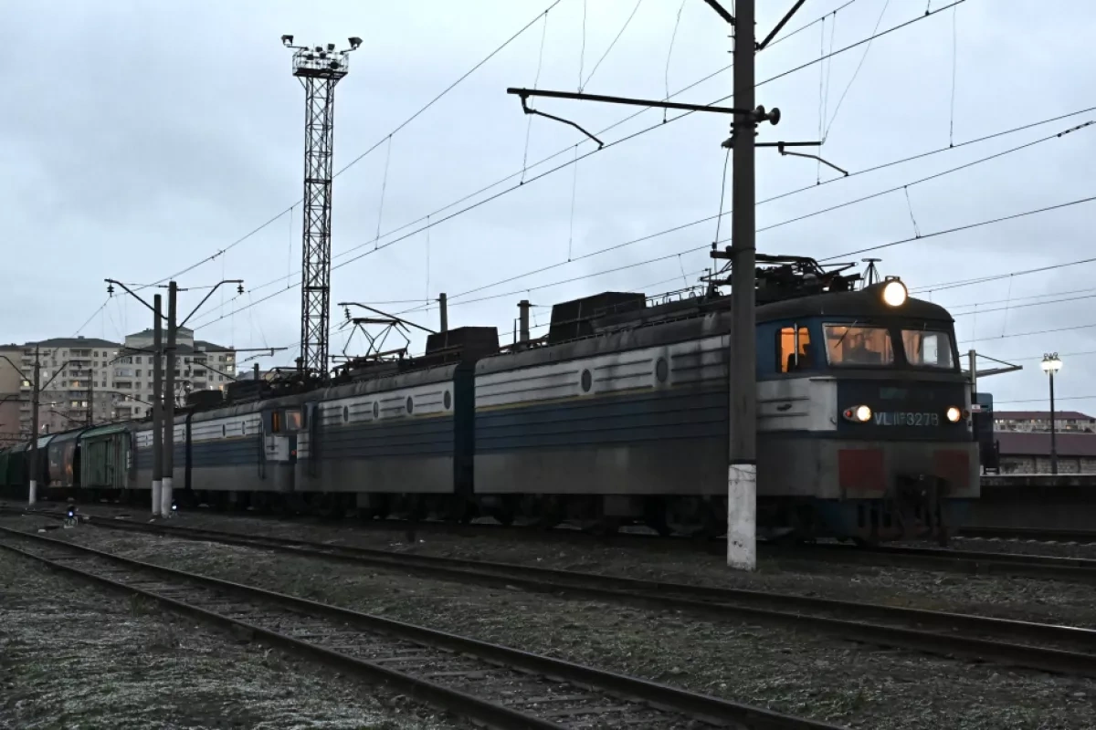 Russia sends 560 tons of grain to Armenia via Azerbaijan PHOTO