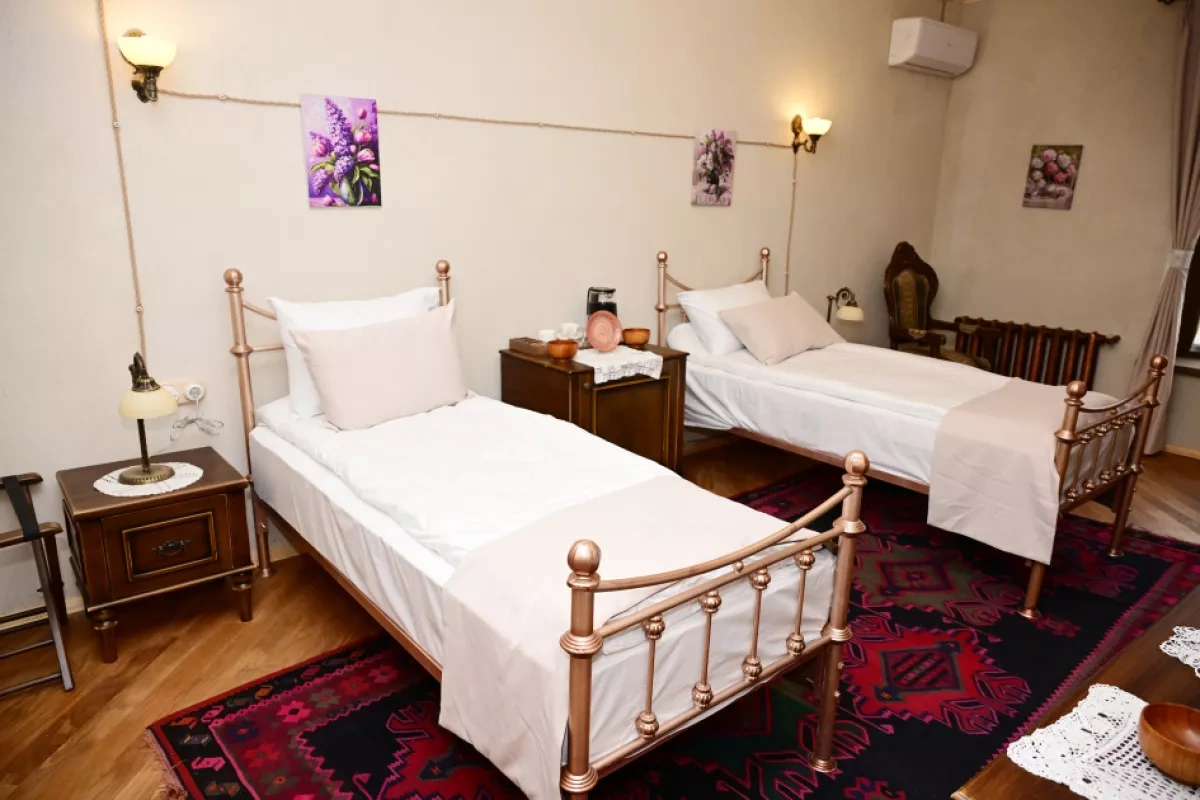 President Aliyev reviews restored buildings of “Yasaman” Hotel in Shusha PHOTO