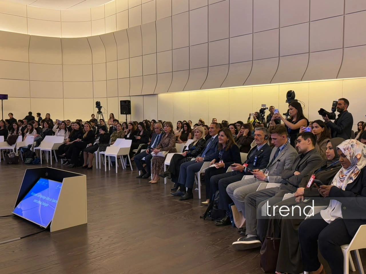 Baku hosts forum panel on museums and intercultural dialogue (PHOTO)