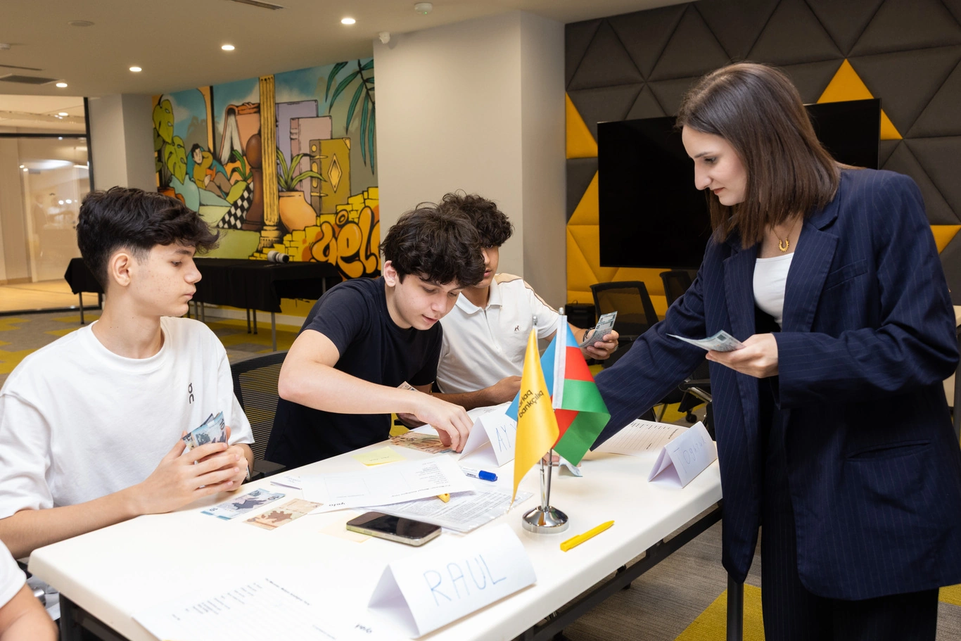 LANDAU School students participated in the internship program at Yelo Bank (PHOTO)