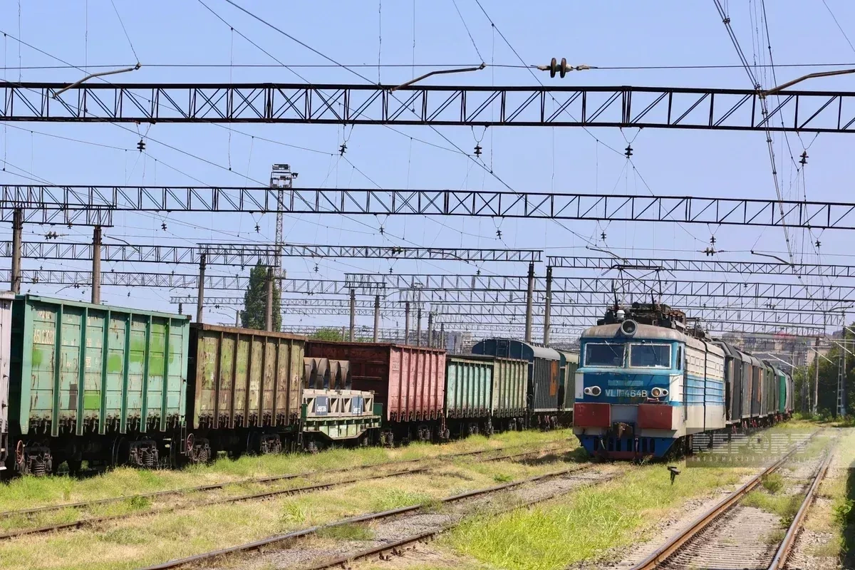 Azerbaijan moves fresh Russian cargo to Armenia via rail