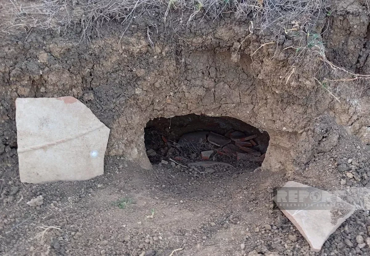 Bronze Age pottery found during roadworks in Azerbaijan’s south PHOTO