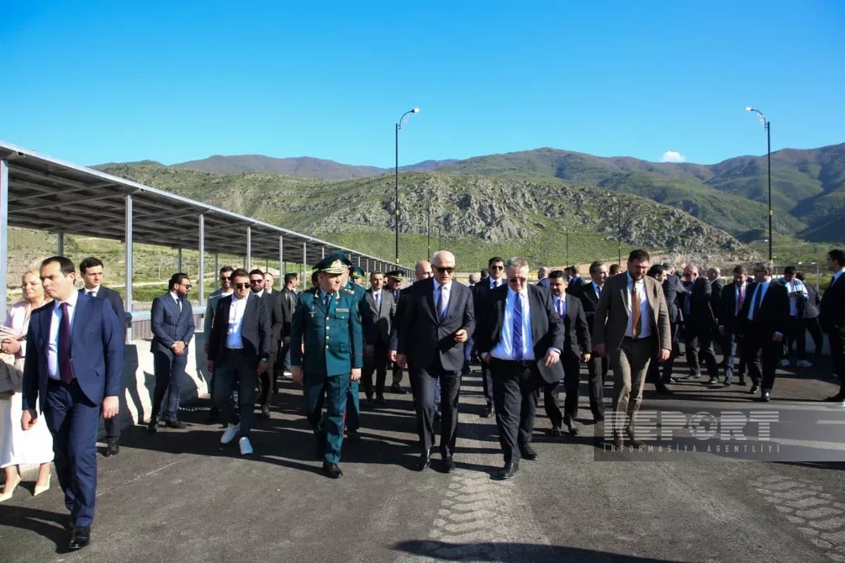 Azerbaijan, Russia inspect progress on strategic Aghband bridge project PHOTO