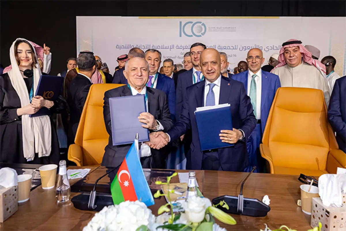 Azerbaijan signs agreements to boost trade links with Jordan, UK Photo