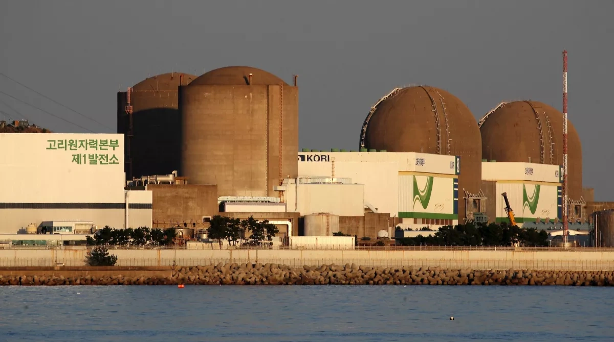 South Korea to build two new nuclear reactors