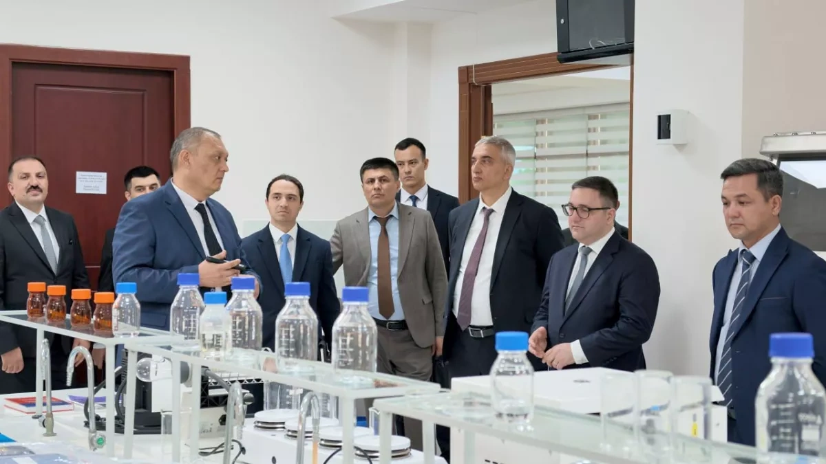 Azerbaijan, Uzbekistan discuss cooperation on defence industry PHOTO