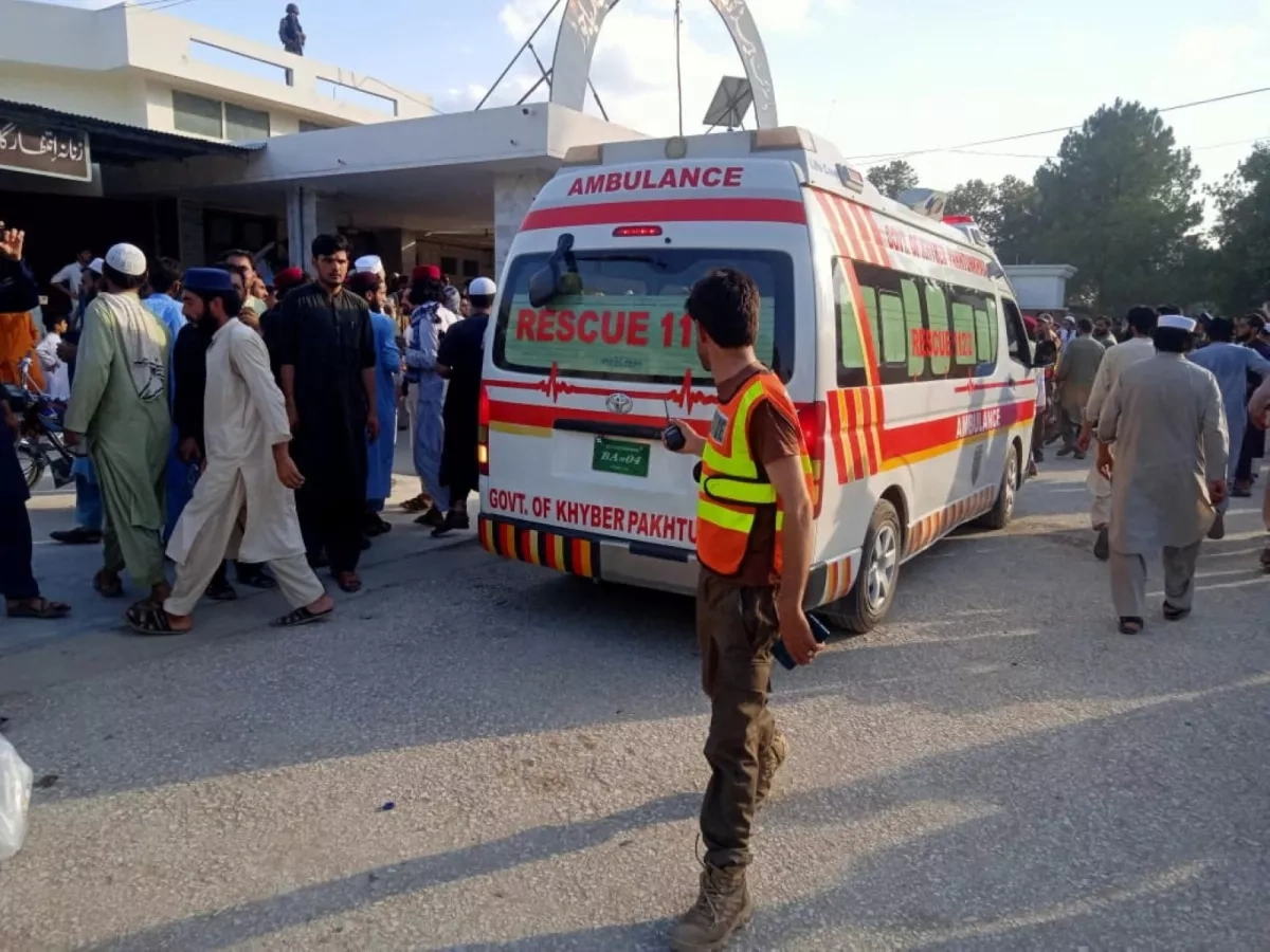 At least 40 killed after passenger bus falls into ravine in Pakistan