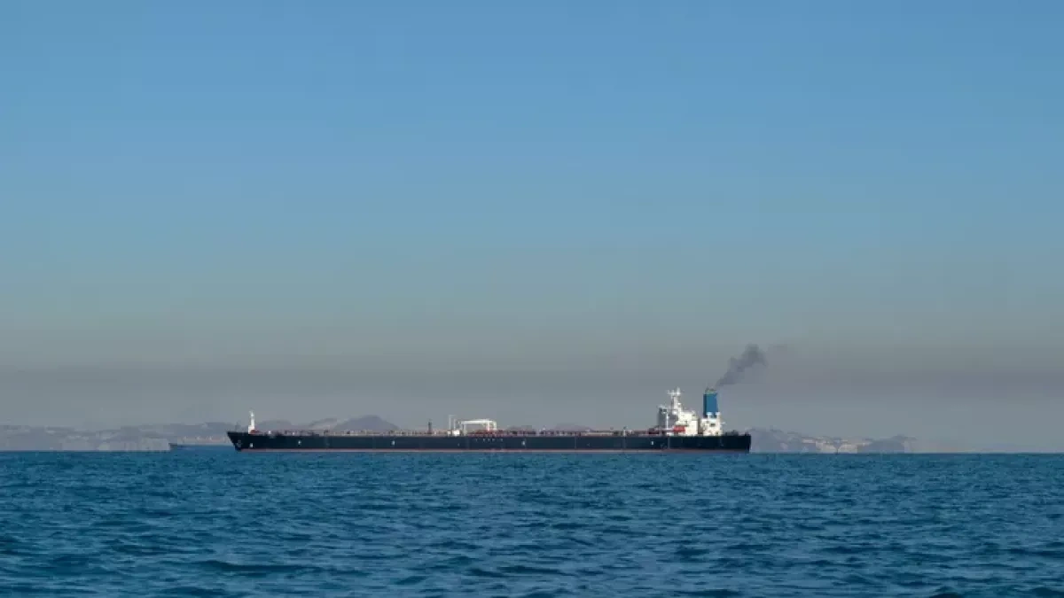 Projectile strike damages tanker near Strait of Hormuz