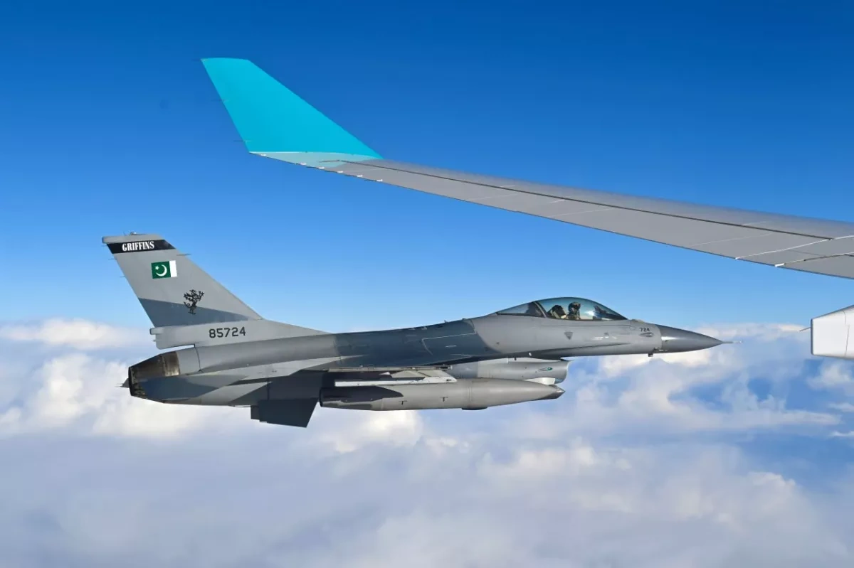 Pakistani jets escorted Kazakh president's plane on state visit PHOTO