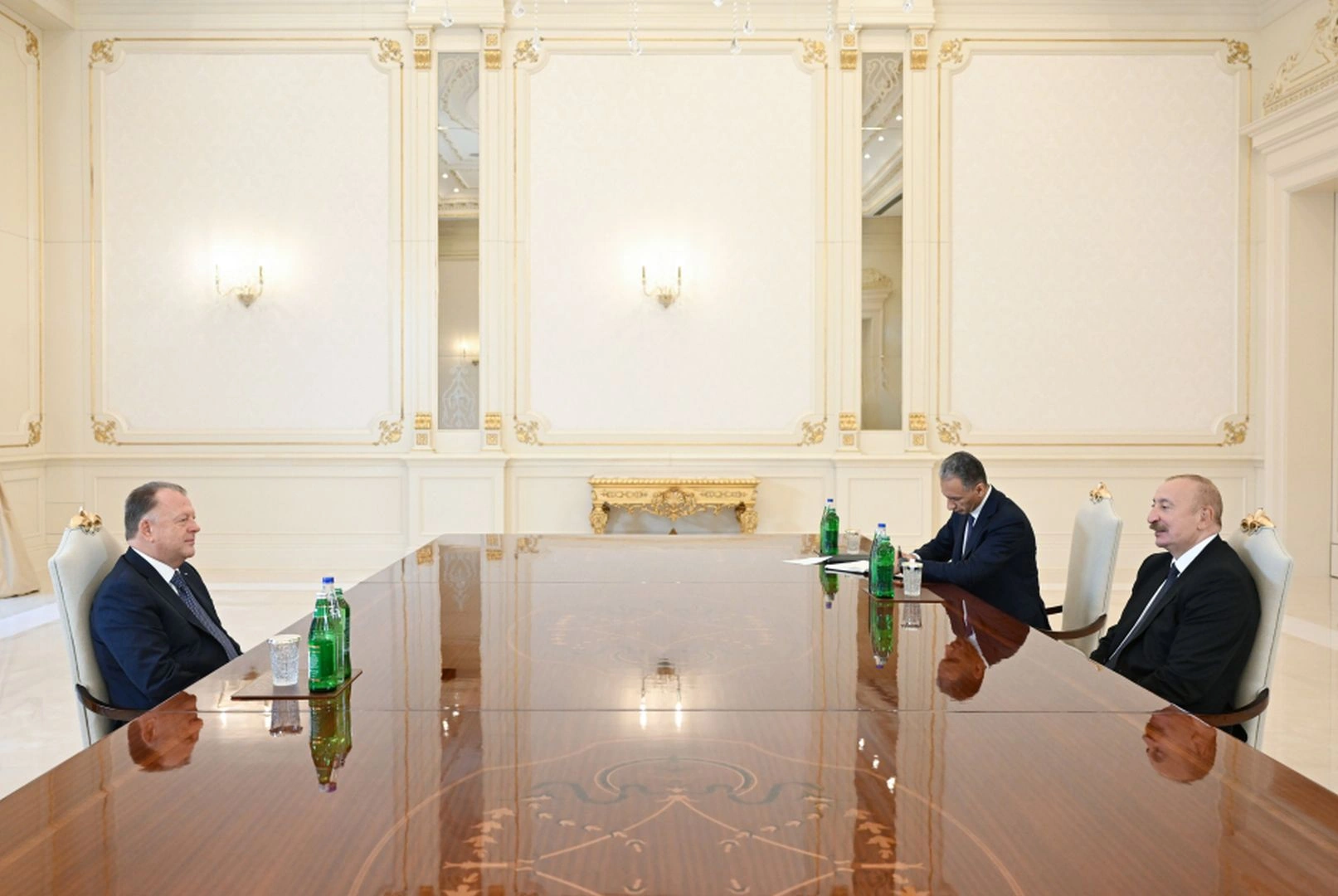 President Ilham Aliyev receives President of International Judo Federation (PHOTO)
