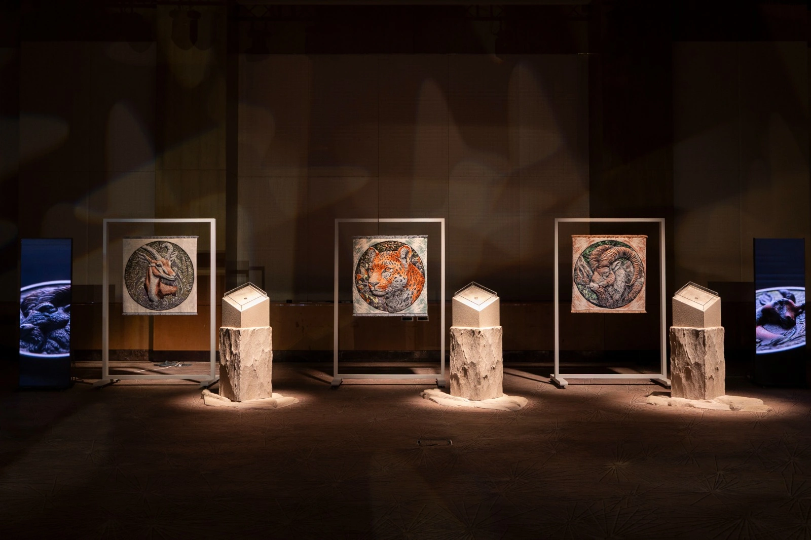 Endangered Species – New-generation coin and carpet collections unveiled (PHOTO)