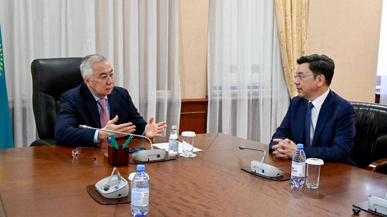 Kazakhstan, Chinese company discuss AI tools for economic forecasting
