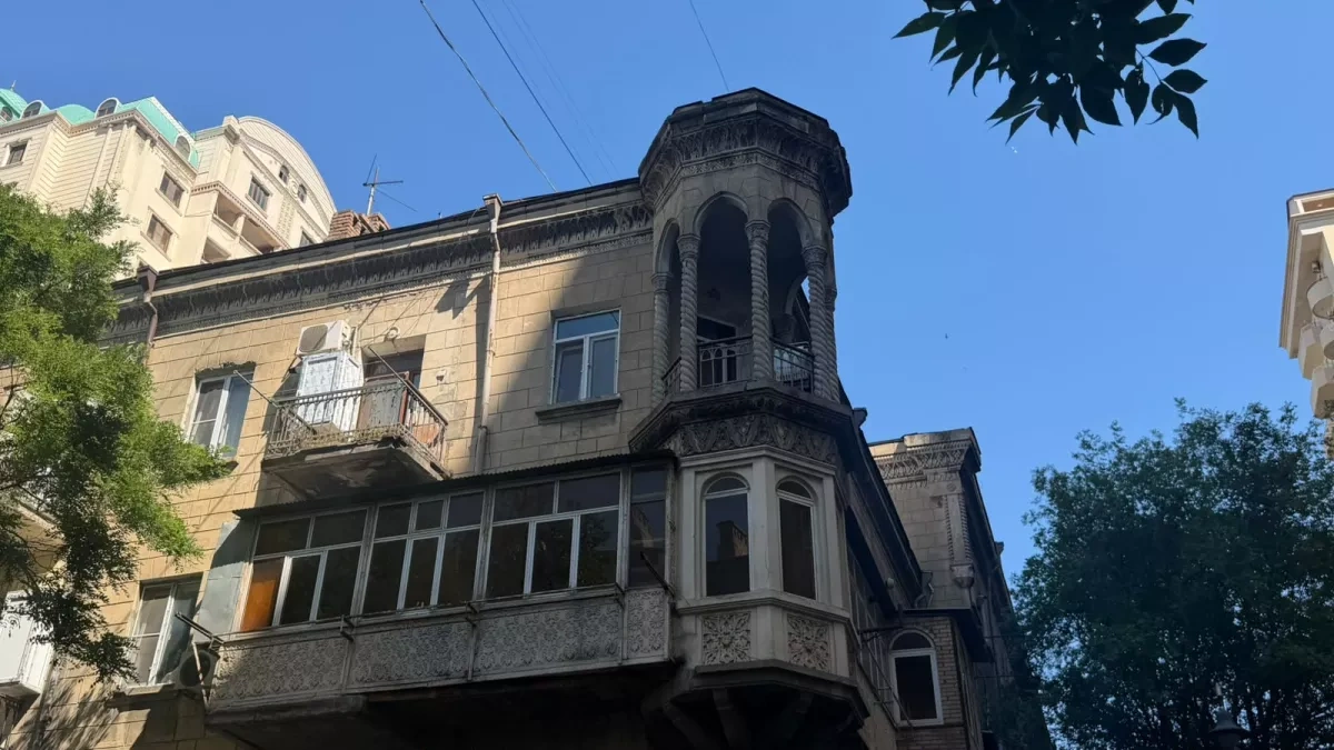 Monumental architecture of postwar Baku: tradition and modernity A historical insight on Caliber.Az