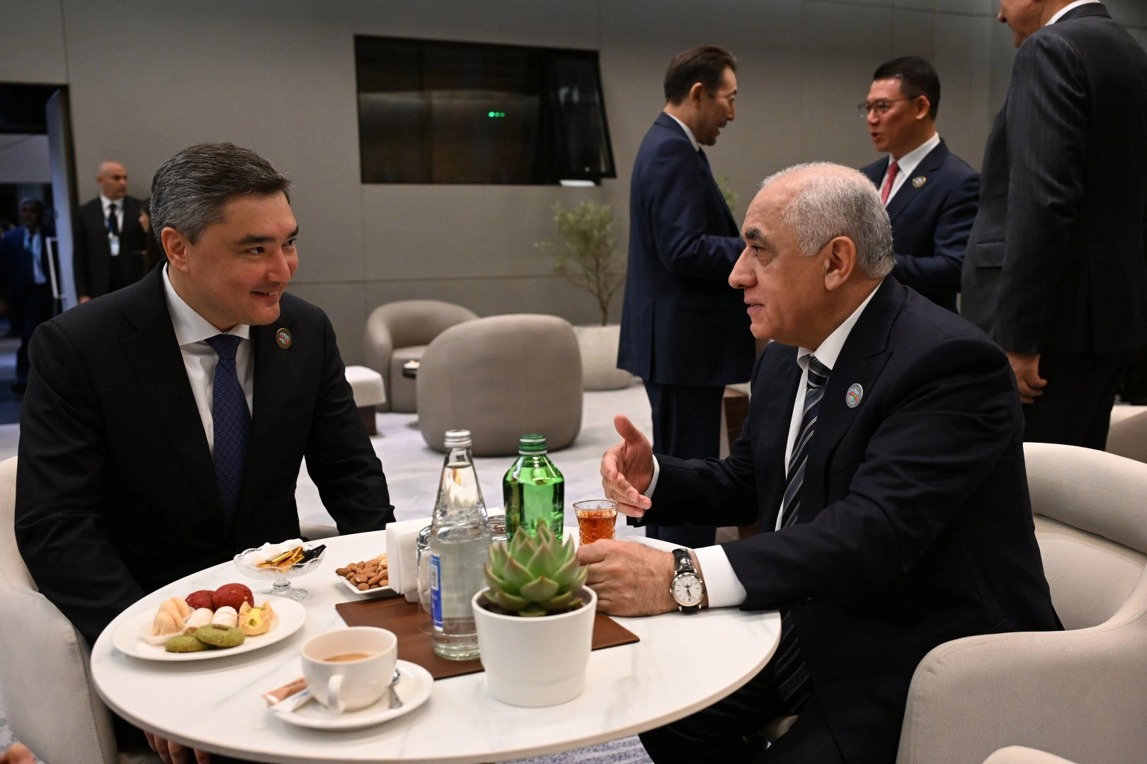 Azerbaijan's Prime Minister holds several meetings at WUF13 opening ceremony (PHOTO)