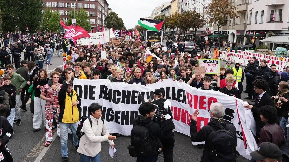 More than 45,000 students protest Germany’s new military service rules