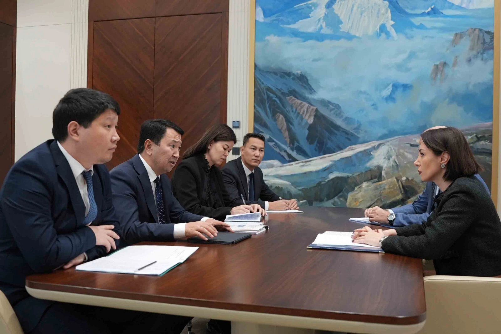 Kyrgyzstan, EEC discuss industrial and agro-industrial projects