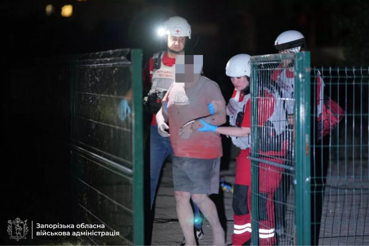 Russian airstrike on Zaporizhzhia injures six, including child PHOTO/VIDEO