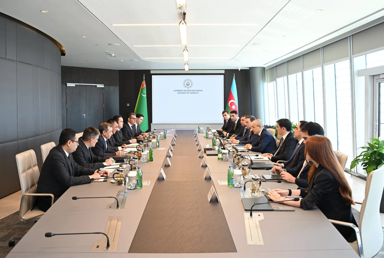 Azerbaijan, Turkmenistan discuss expanding economic cooperation (PHOTO)