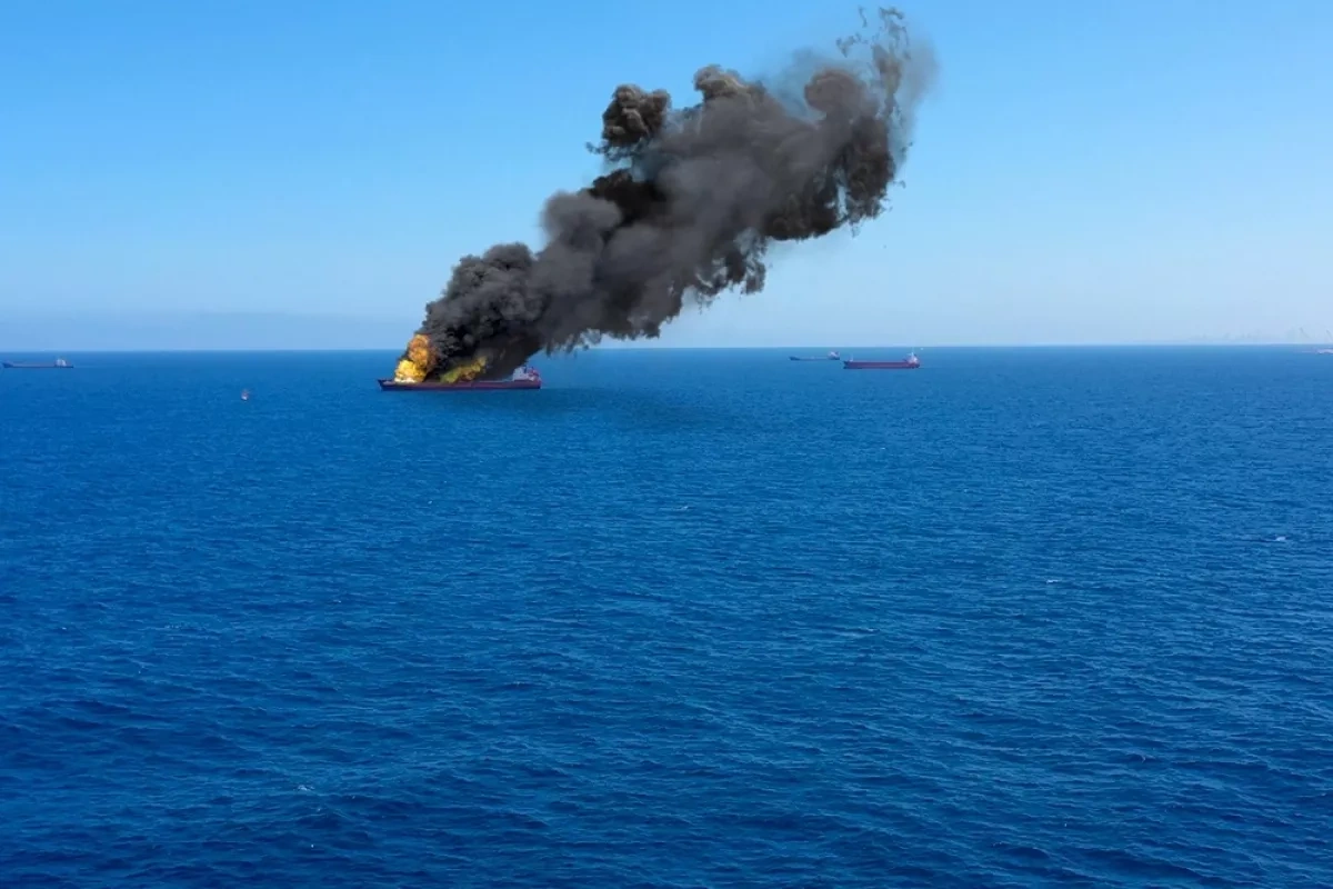 Explosion damages oil tanker anchored near Iraqi port