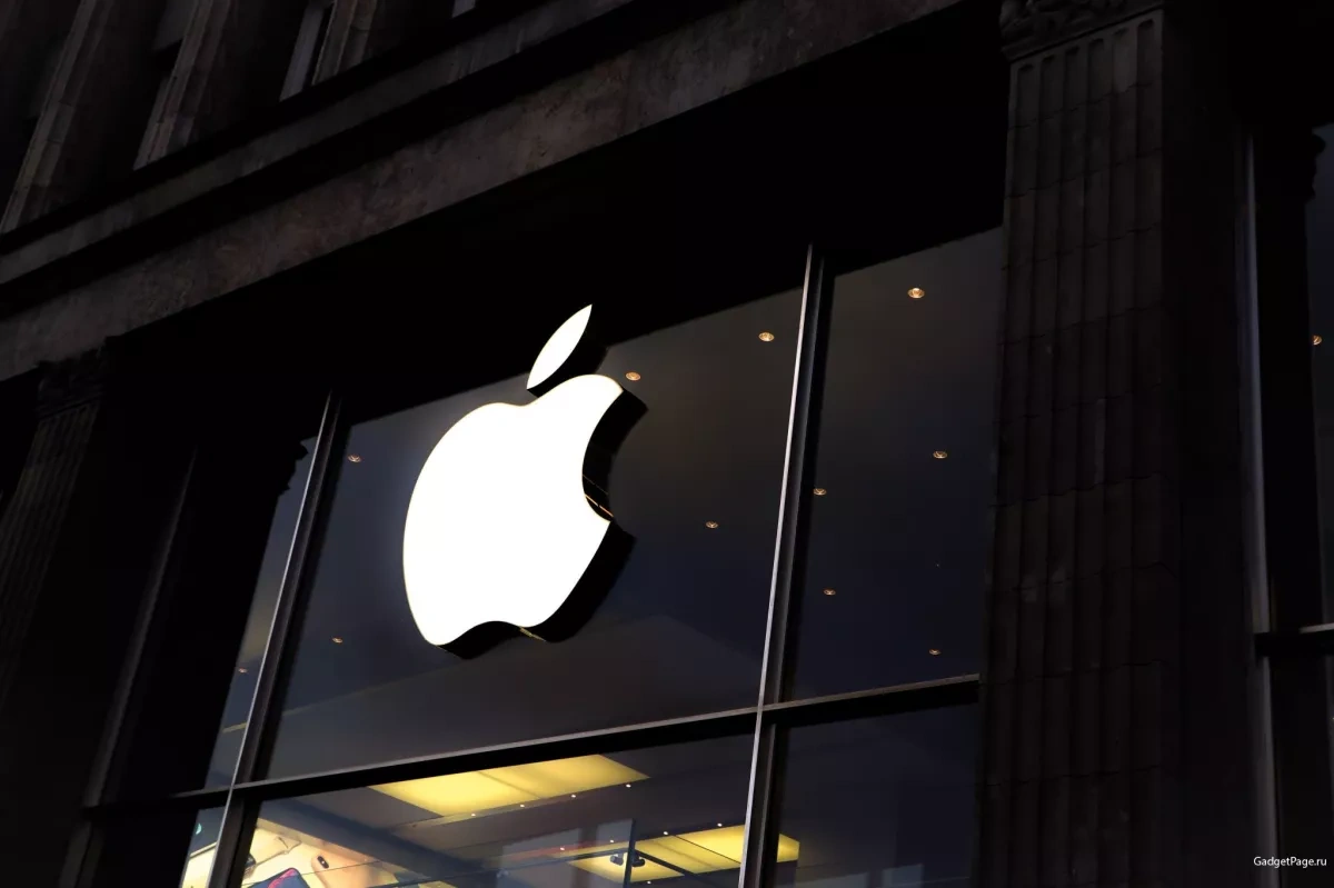 Apple blocks Russian accounts over sanctions list matches PHOTO